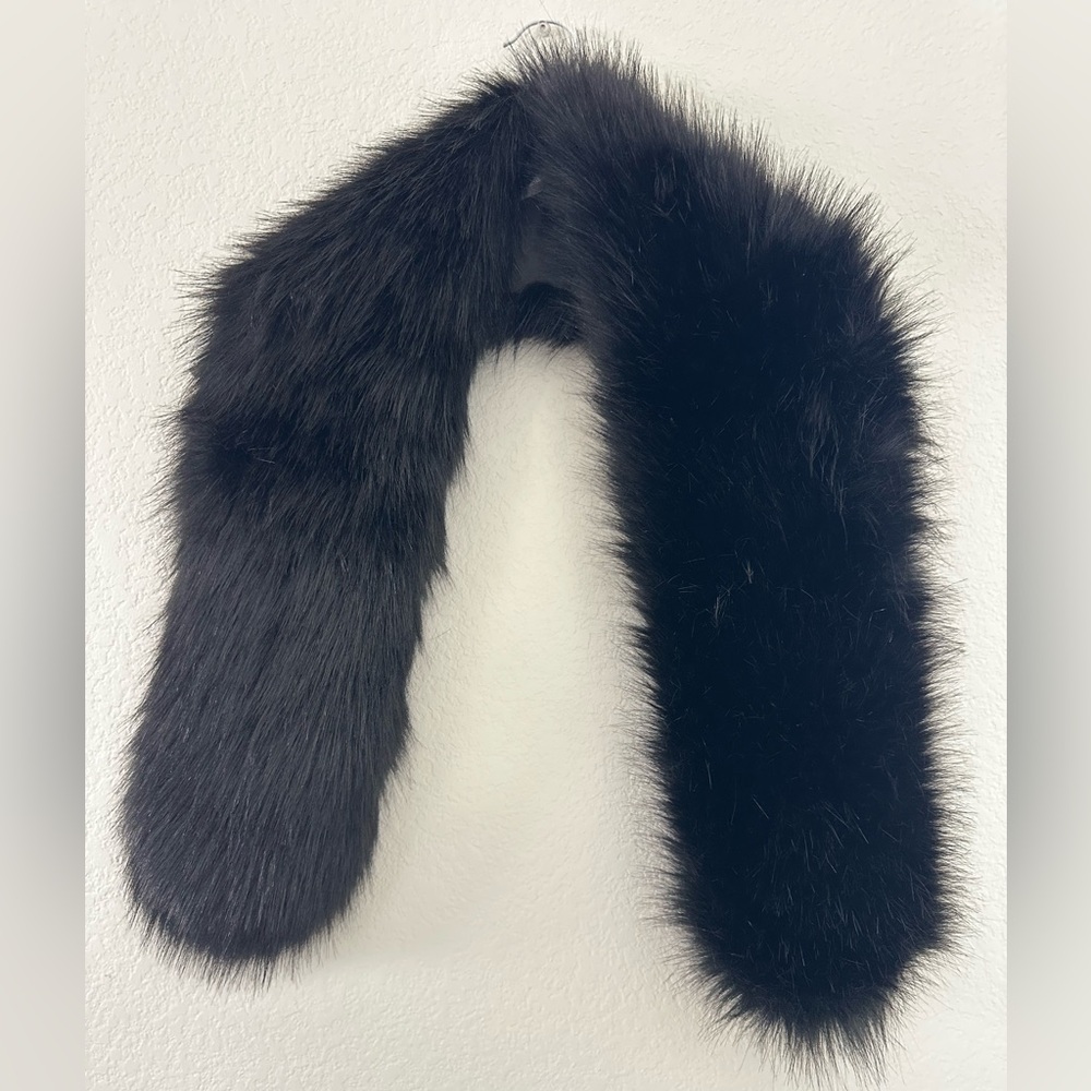 Elegant Black Faux Fur Scarf